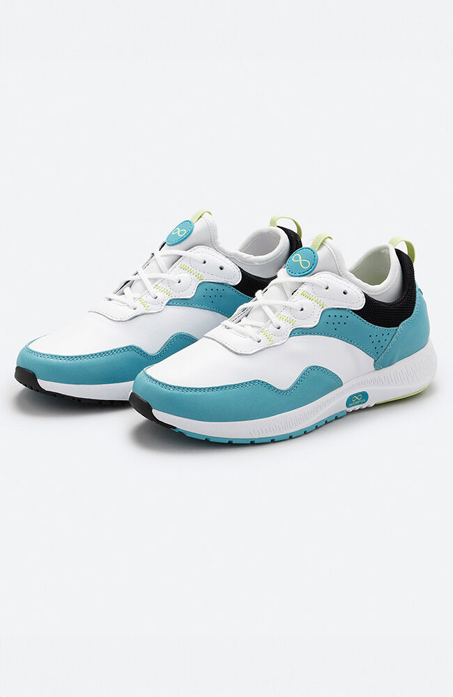 Women's nike tennis shoes on clearance top